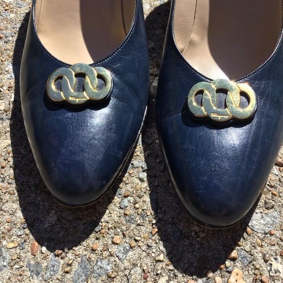 Vintage 1980s Salvatore Ferragamo Dark Blue Heels with Gold Detail - Picture 5 of 11